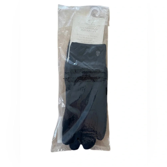 Quagga Green Label Black Gloves Sustainably Made women’s NWT - Picture 4 of 7